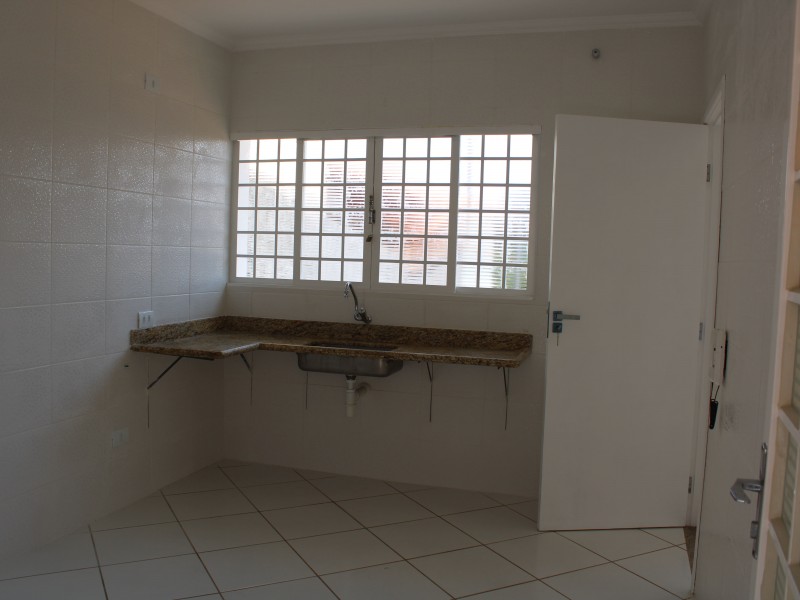 CASA RESIDENCIAL ALTO COLINA