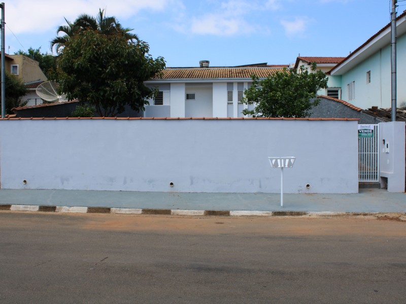 CASA RESIDENCIAL ALTO COLINA